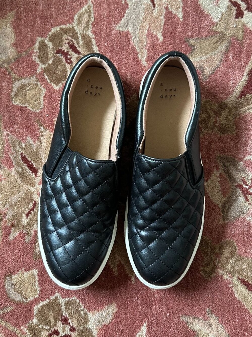 A New Day Women's Black Quilted Slip-On Sneakers Size 9.5 🖤